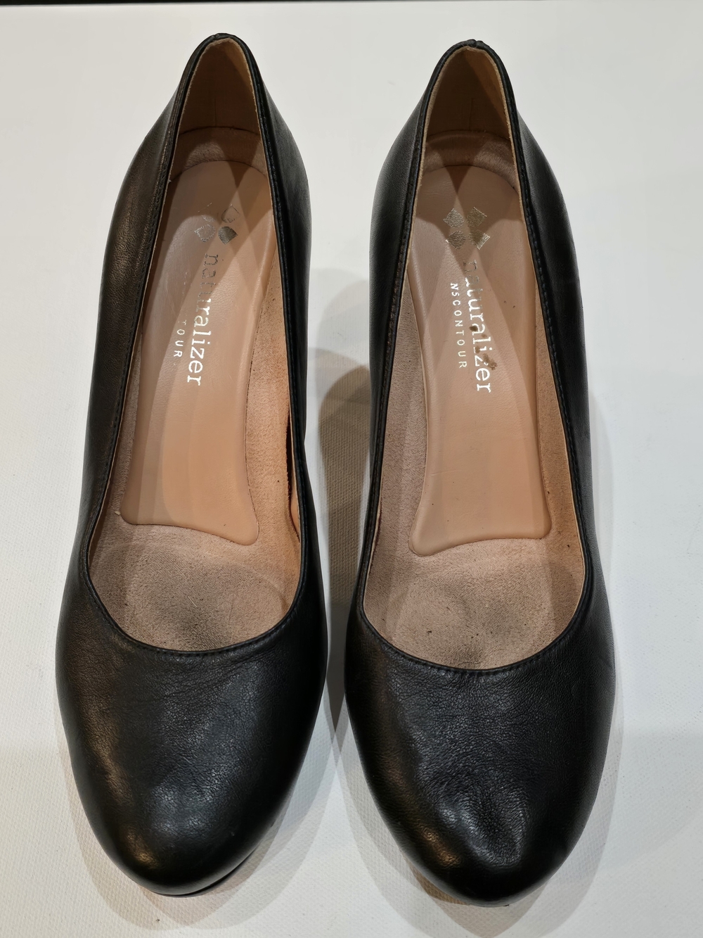 Naturalizer Black Leather Round-Toe Heels